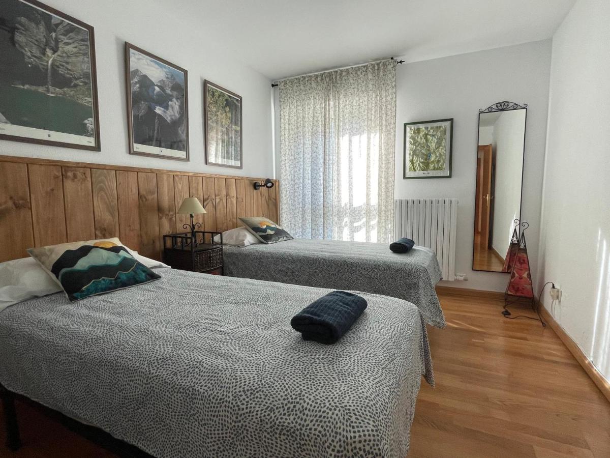 Apartamento Marbore Jaca Bagian luar foto